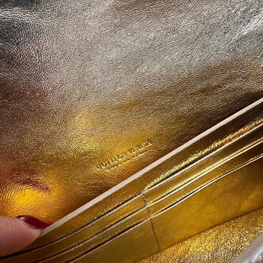 BOTTEGA VENETA Andiamo Clutch - Picture 14 of 15